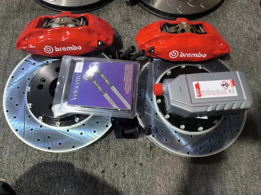 355mm حجم القرص 4 مكبس الفرجار مجموعات لسيارات Brembo F50 / BMW F18 F36 F10